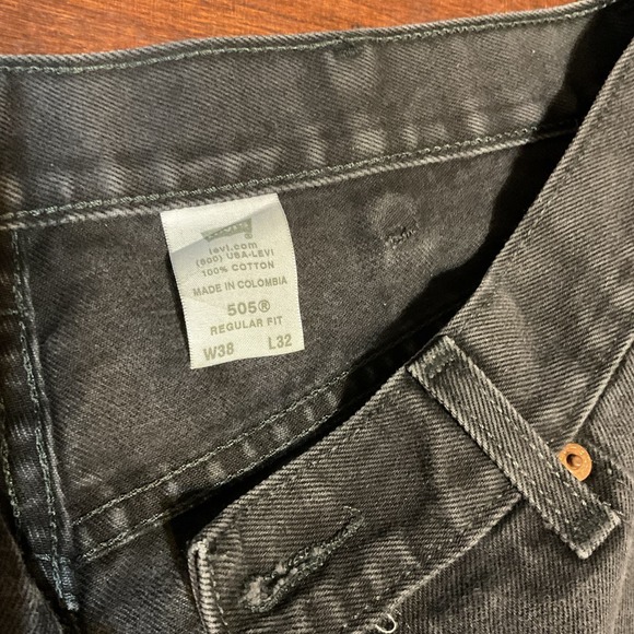Men's Black 505 Stonewashed Levi's Size 38x32 - Picture 4 of 9